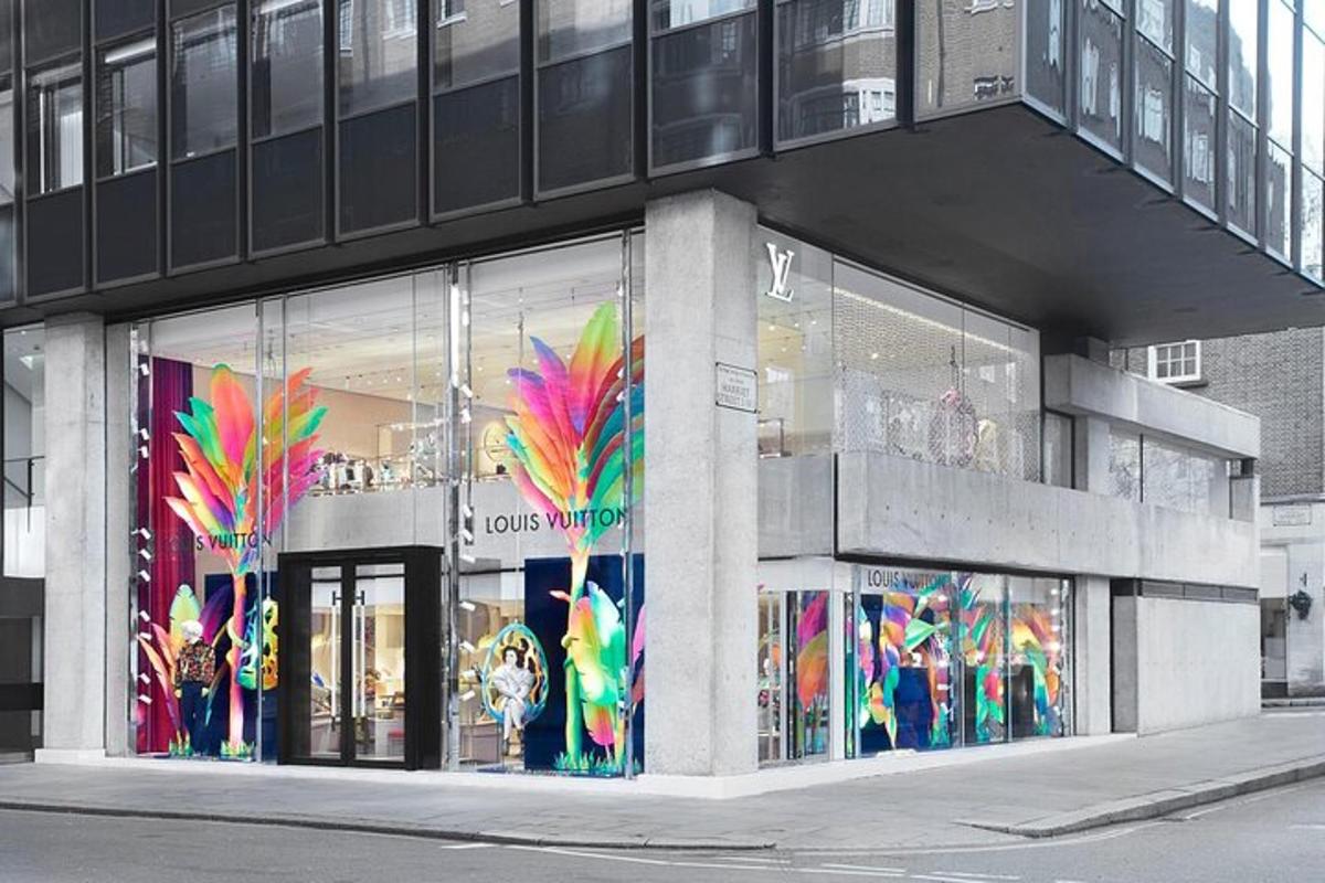 Personalised Shopping Tour in London with Expert Fashion Stylist