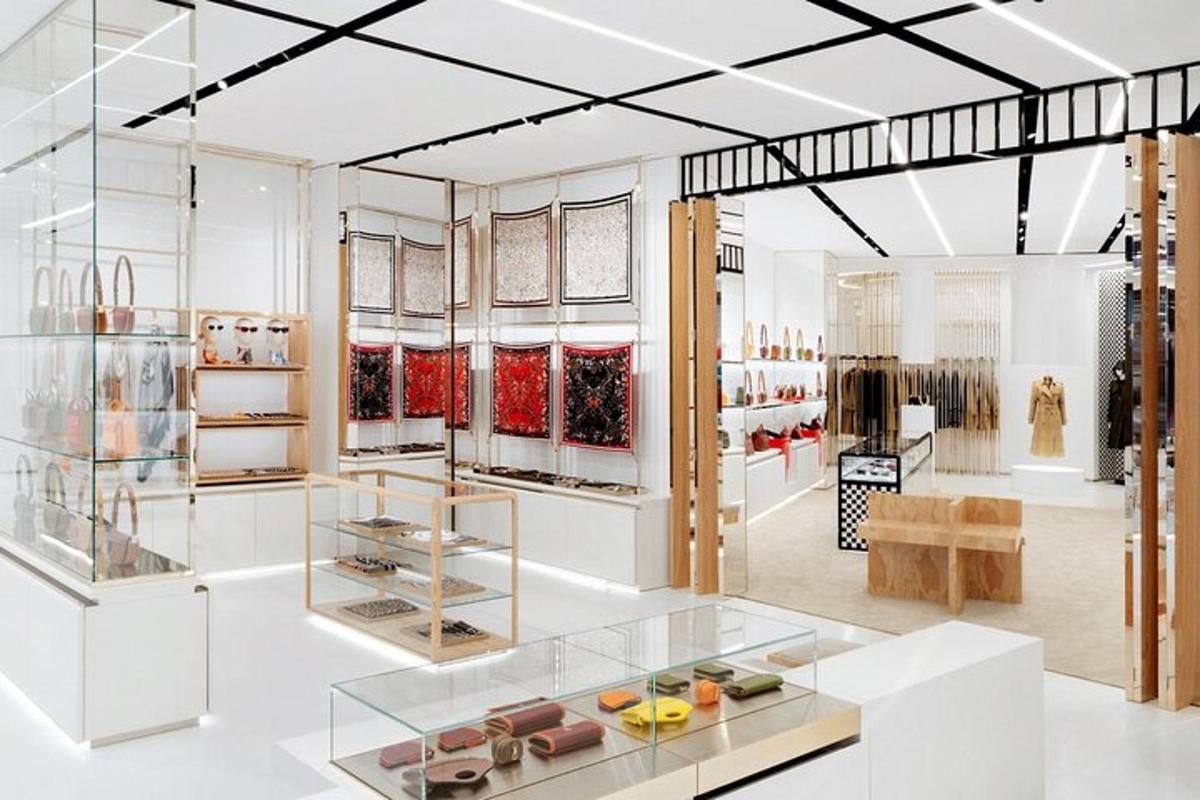 Personalised Shopping Tour in London with Expert Fashion Stylist
