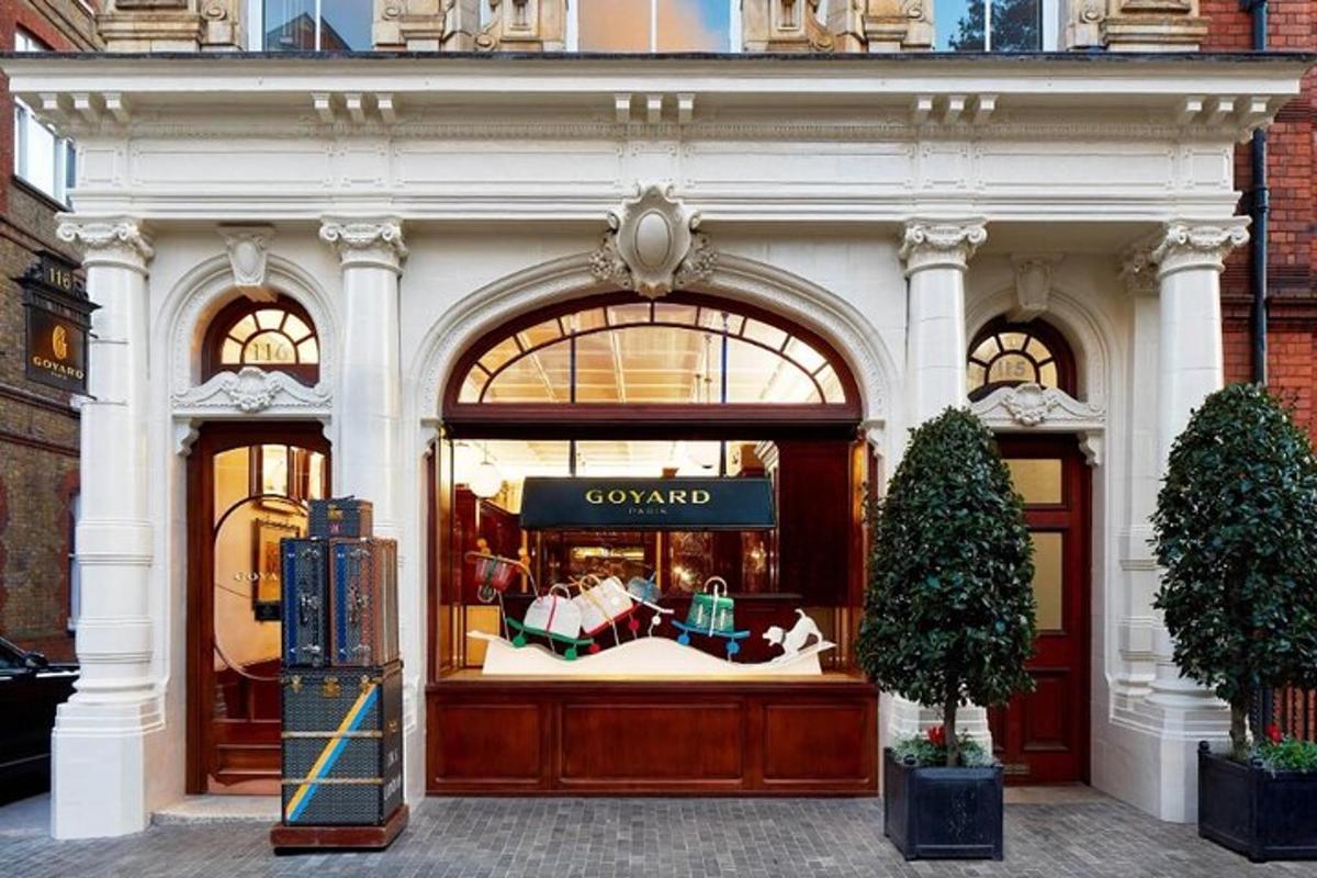 Personalised Shopping Tour in London with Expert Fashion Stylist