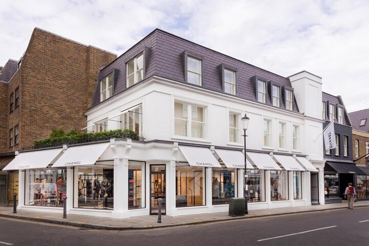 Personalised Shopping Tour in London with Expert Fashion Stylist