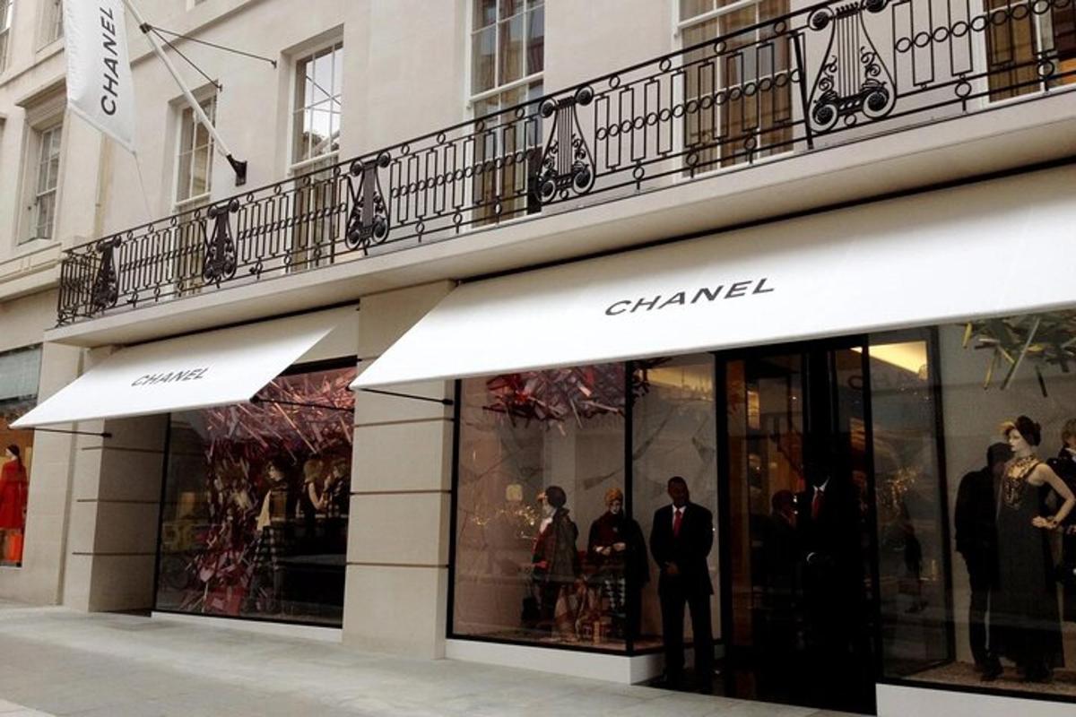 Personalised Shopping Tour in London with Expert Fashion Stylist