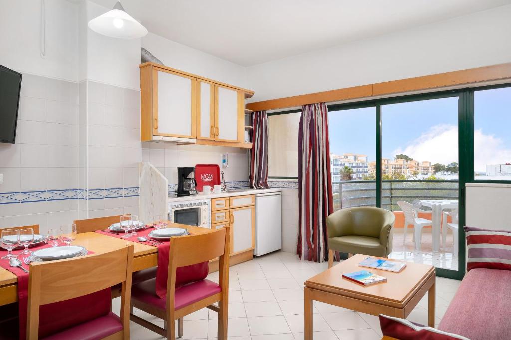 7 nights Portugal bed and breakfast (Grand Muthu Forte da Oura) flights included
