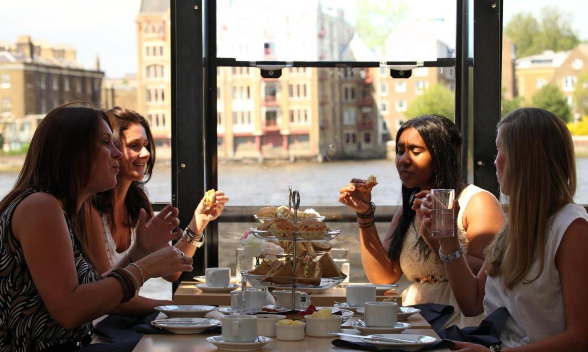 Thames Afternoon Tea & Sightseeing Cruise