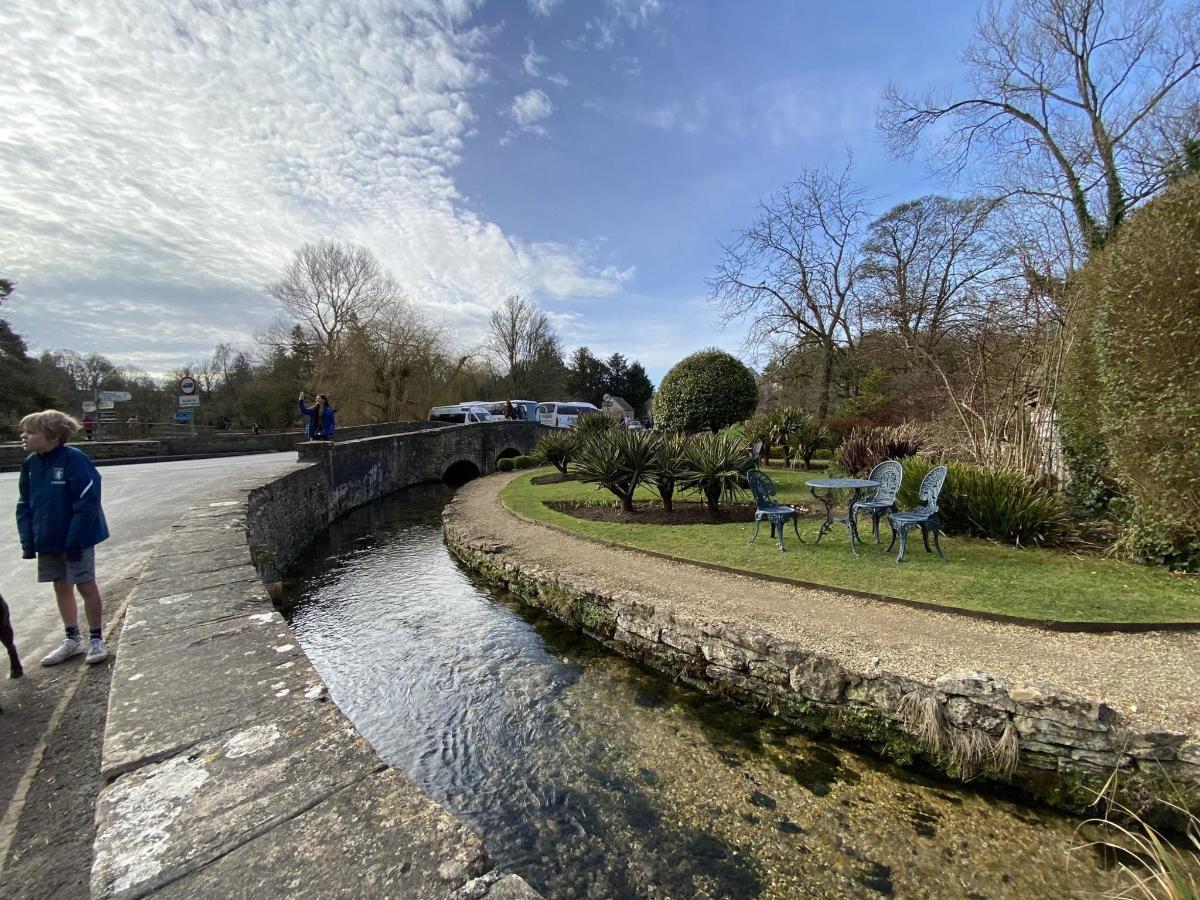 Full-day Tour of the Cotswolds with Lunch