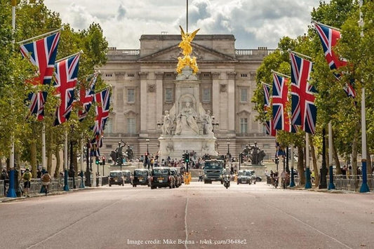 Family-Friendly Royal London Private Full-Day Highlights Tour