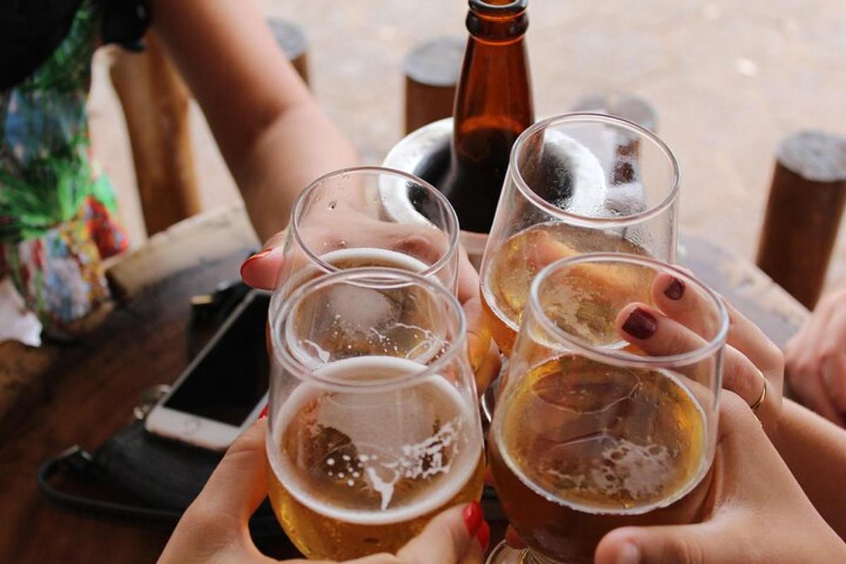 London's Pub Expedition, Sip and Explore