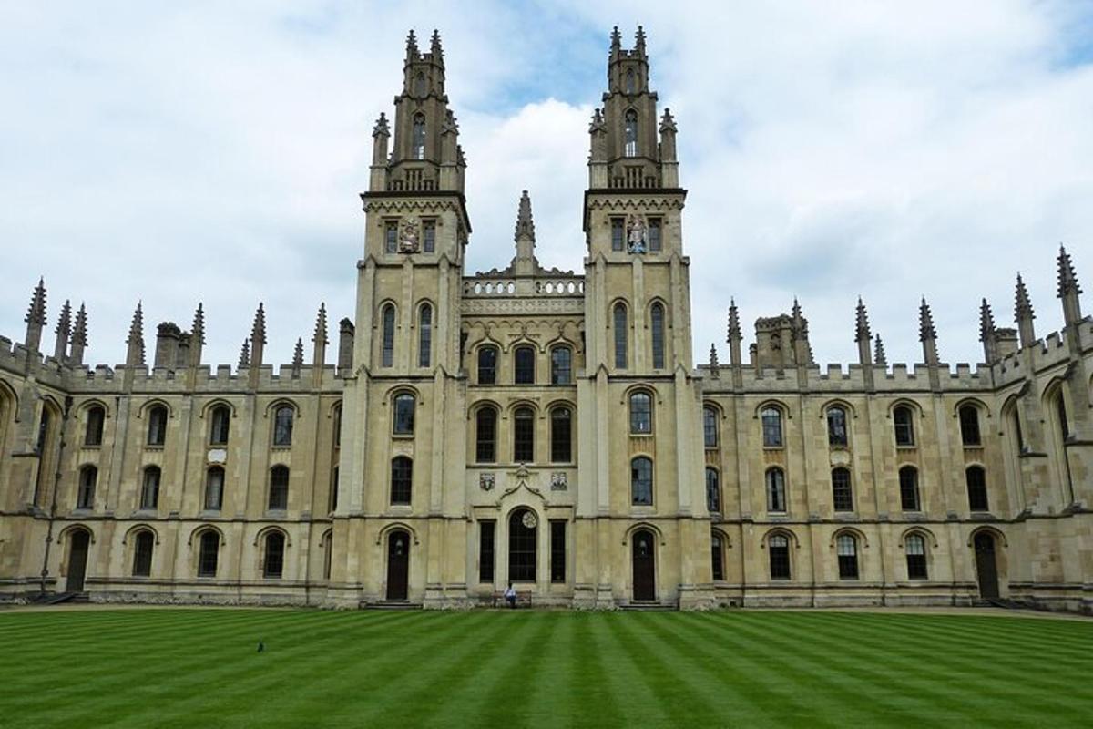 Windsor, Oxford & Shakespeare Private Tour including Tickets