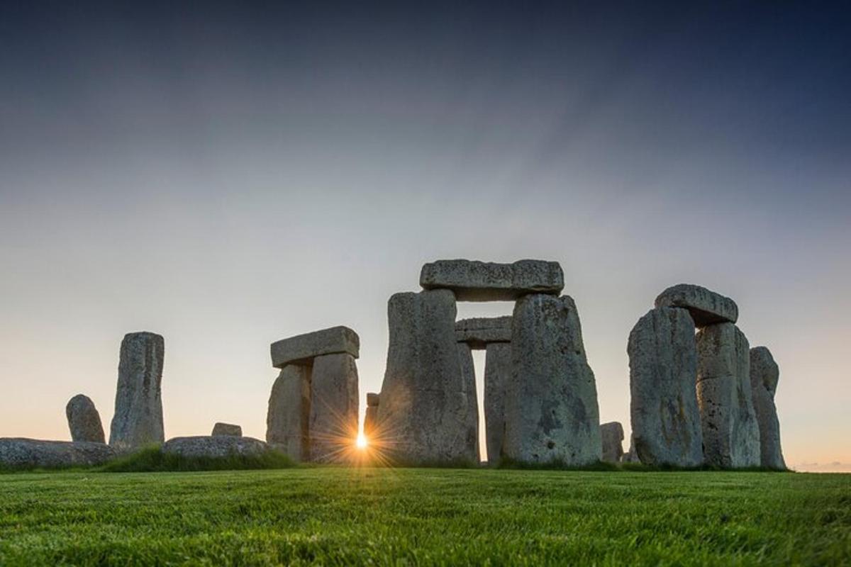 Stonehenge Summer Solstice Tour from London Sunset or Sunrise Viewing