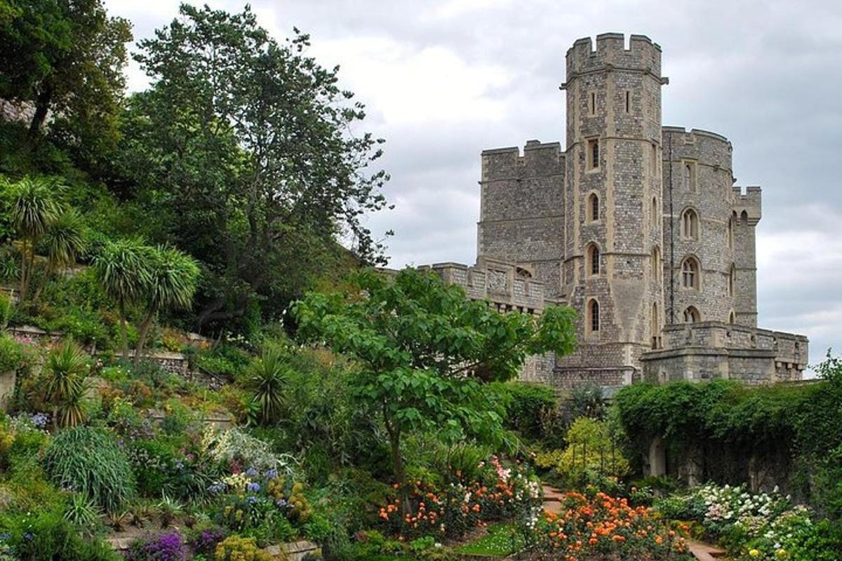 Windsor, Oxford and Stonehenge Private Tour with Tickets