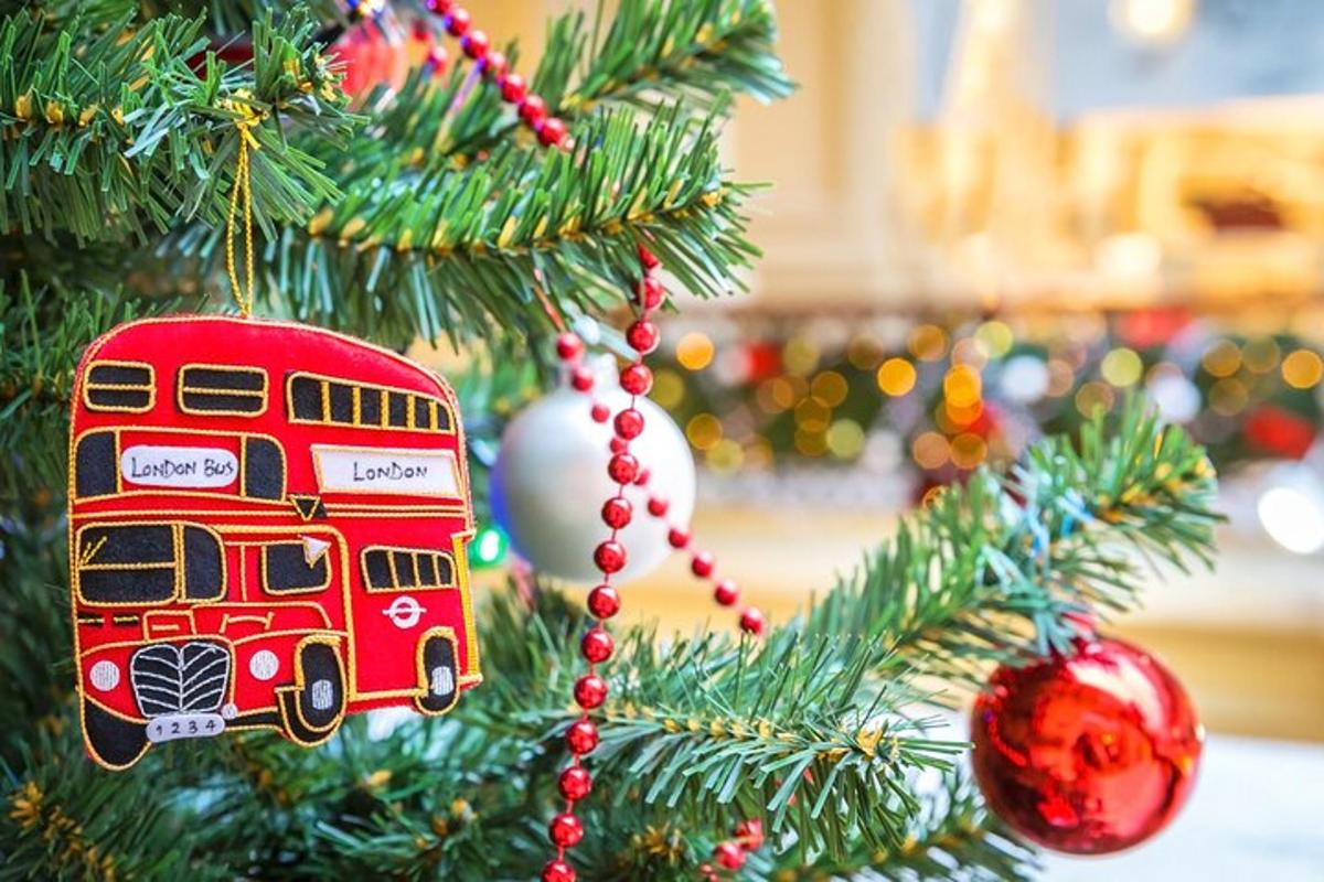 Christmas Lights tour by Heritage bus
