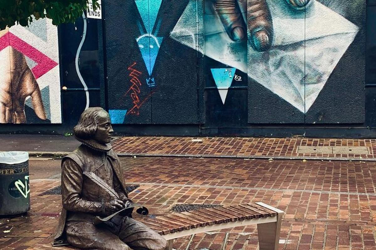 Shakespeare and Shoreditch Promenade Walking Tour in London