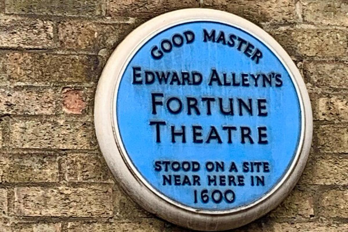 Shakespeare and Shoreditch Promenade Walking Tour in London