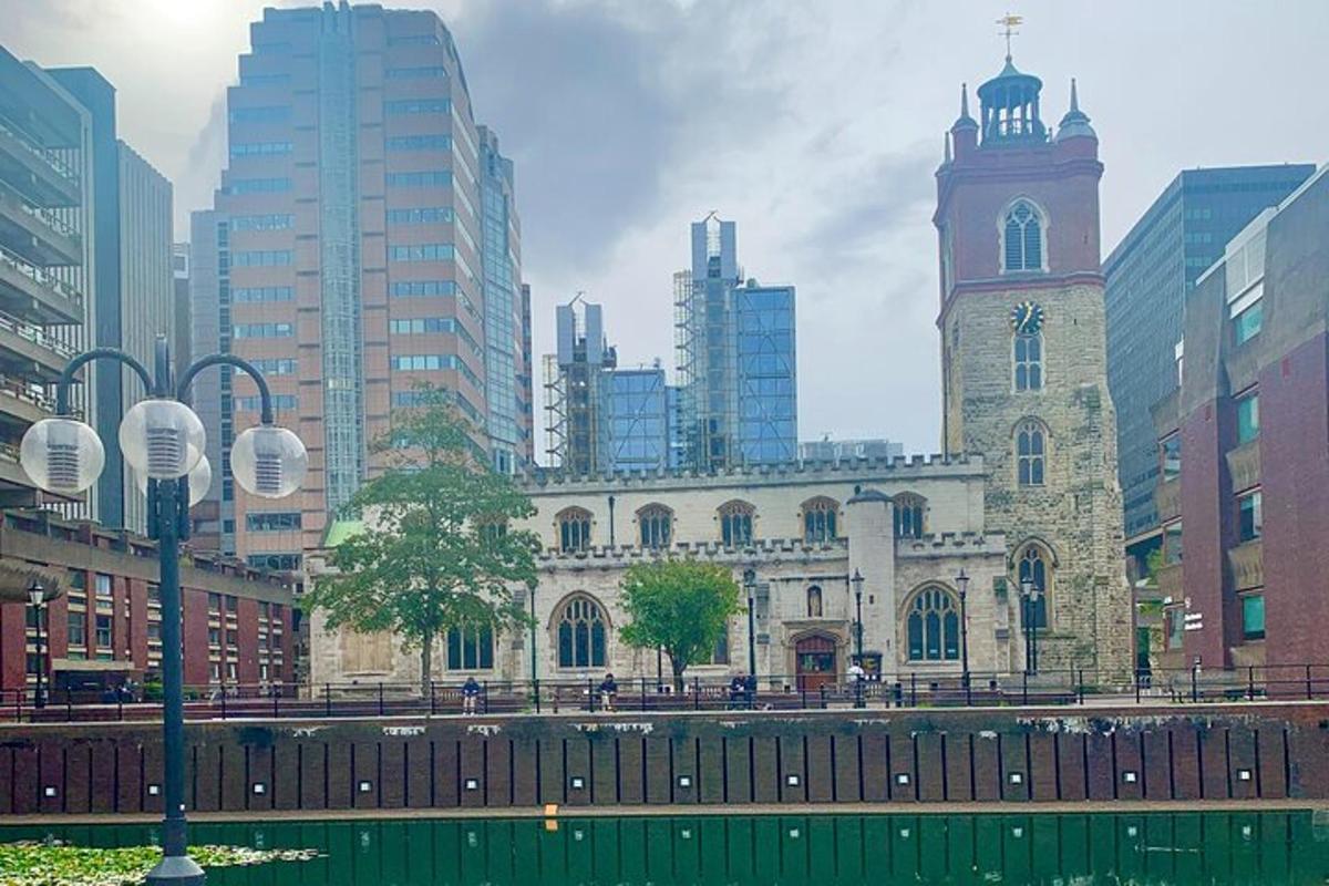 Shakespeare and Shoreditch Promenade Walking Tour in London
