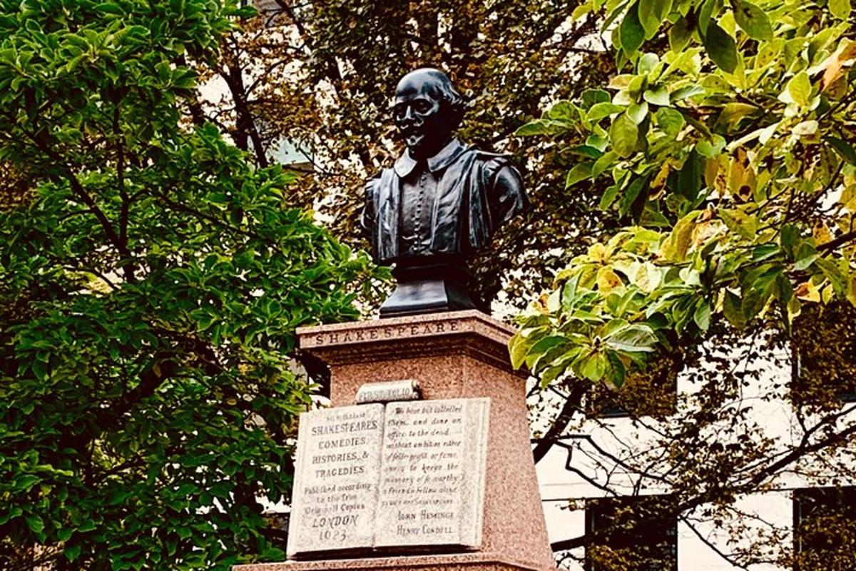 Shakespeare and Shoreditch Promenade Walking Tour in London