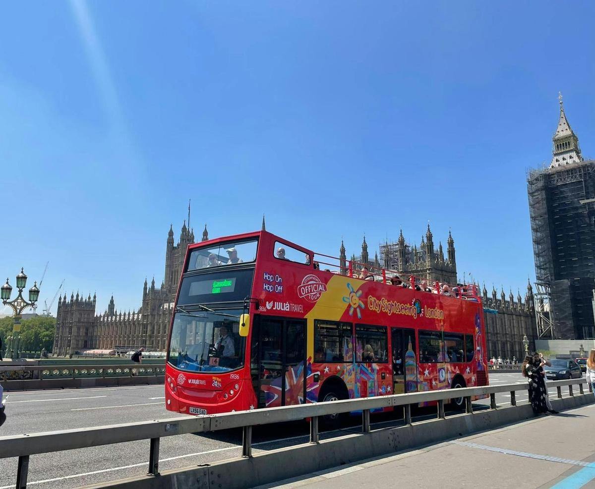 Hop-on, Hop-off Bus Tour and River Cruise