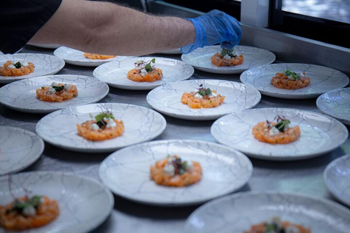 Luxury 6 Course Bus Dining Experience Through London