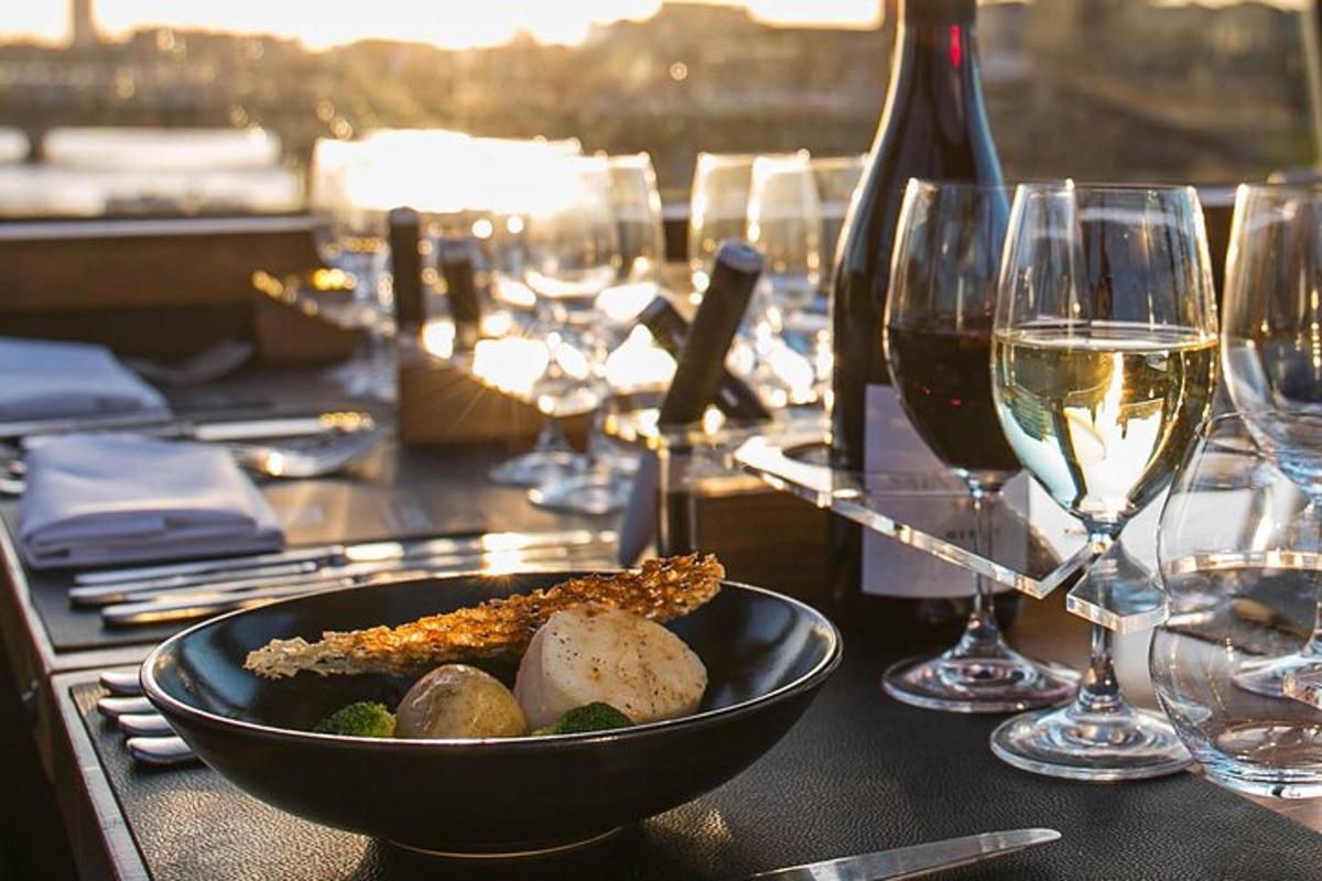 Luxury 6 Course Bus Dining Experience Through London