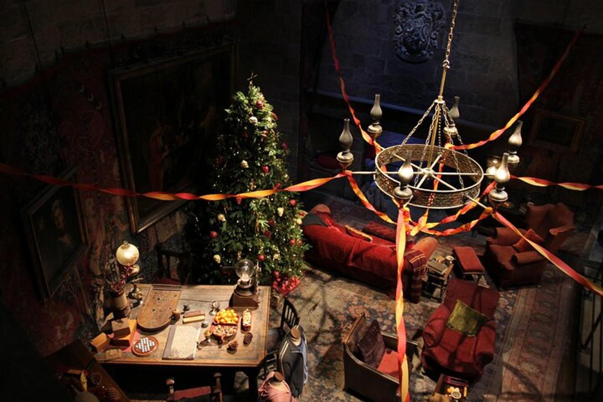 Harry Potter Tour of Warner Bros. Studio with Luxury Transport from London