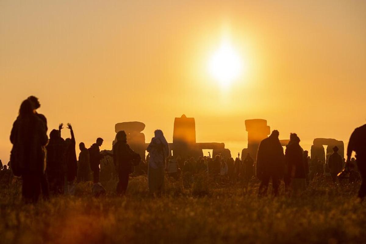 Stonehenge Summer Solstice Tour from London Sunset or Sunrise Viewing