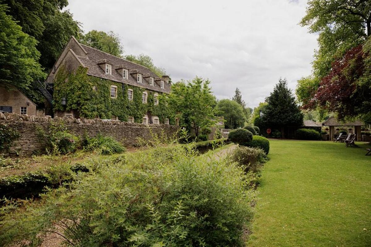 Two-course Cotswolds Lunch and Guided Tour