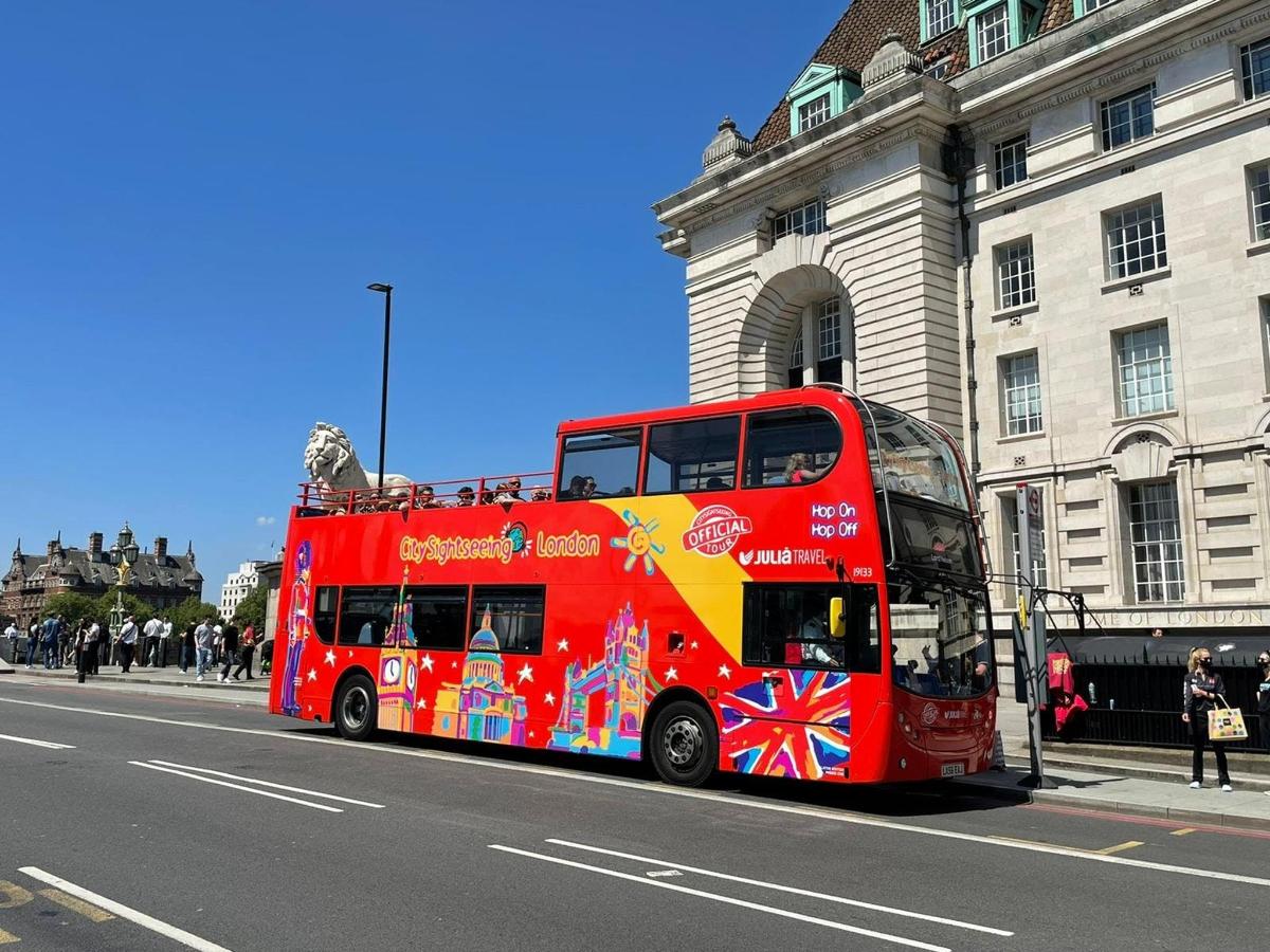 Hop-on, Hop-off Bus Tour and River Cruise