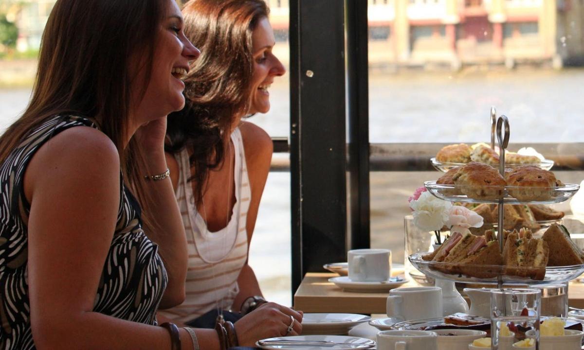Thames Afternoon Tea & Sightseeing Cruise