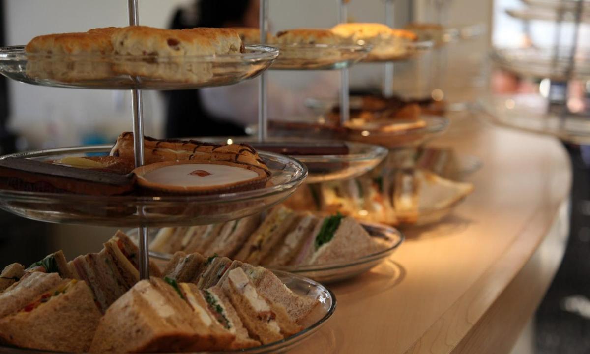 Thames Afternoon Tea & Sightseeing Cruise