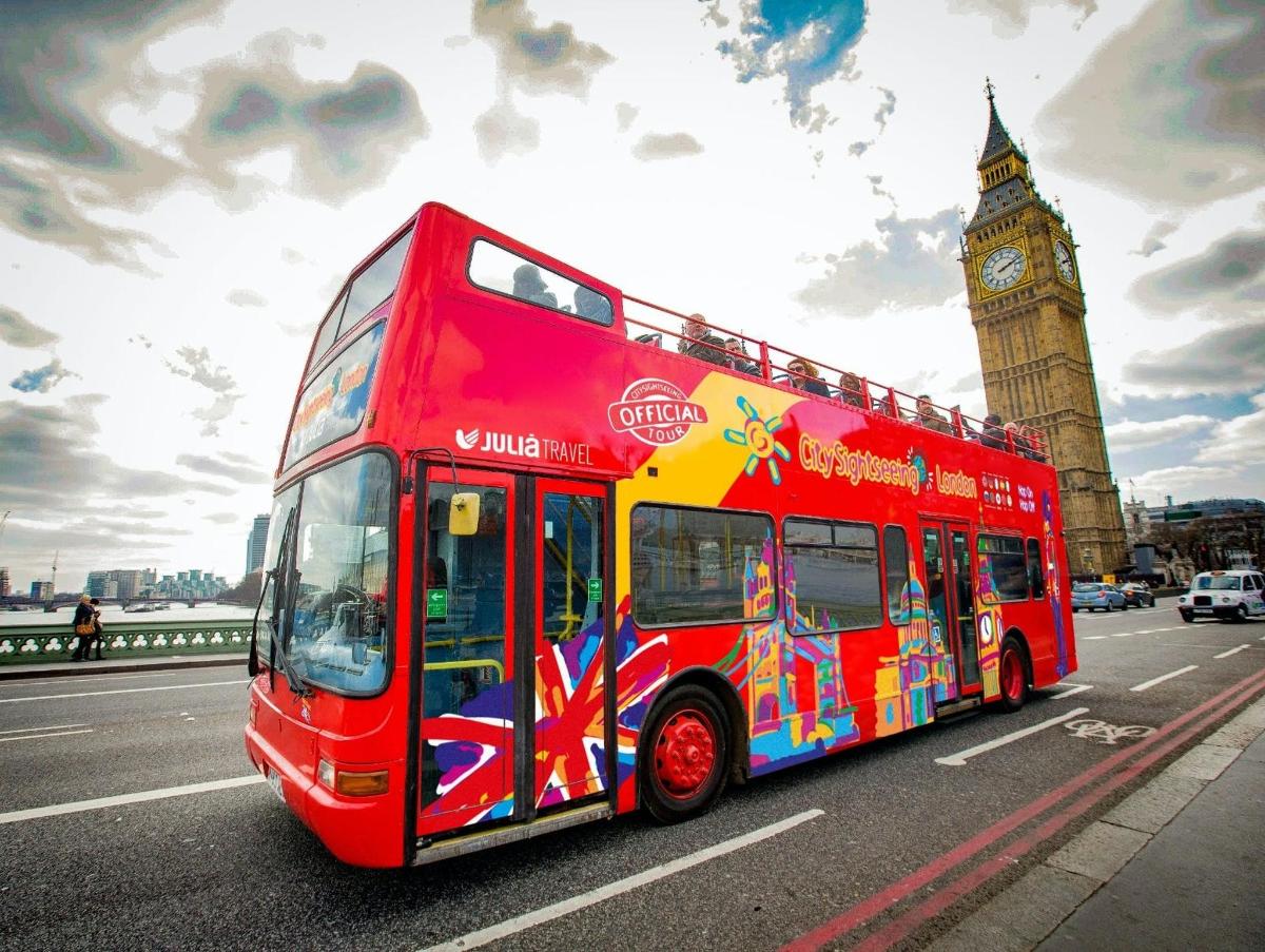 Hop-on, Hop-off Bus Tour