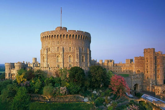 From London Guided tour to Windsor Castle with an Afternoon Tea