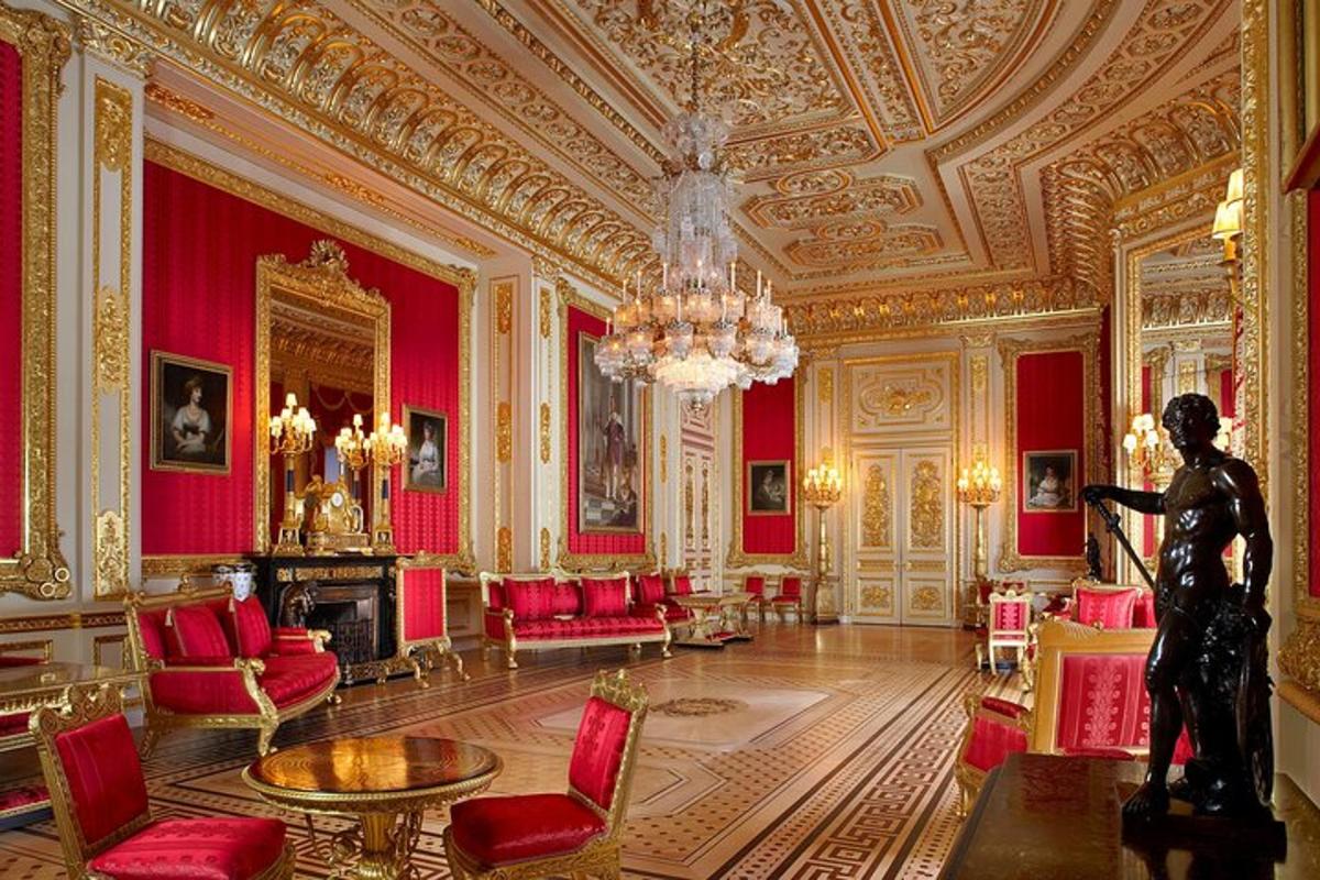 From London Guided tour to Windsor Castle with an Afternoon Tea