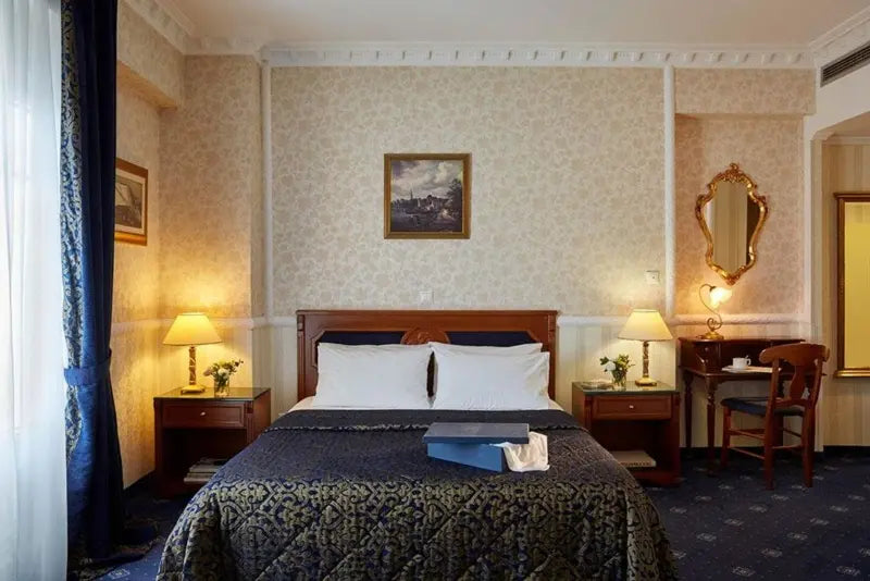 7 nights Greece bed and breakfast (Grand Hotel Palace) flights included