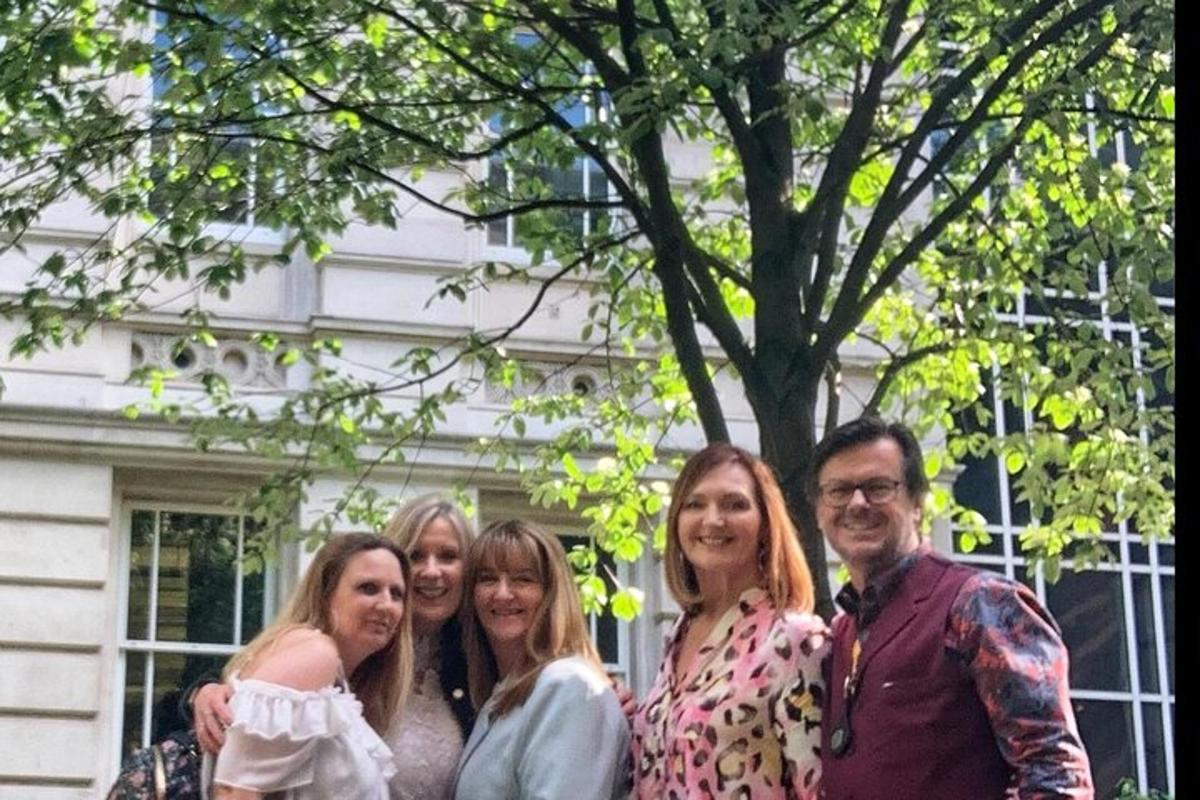 London Hidden Gardens Taxi Tour