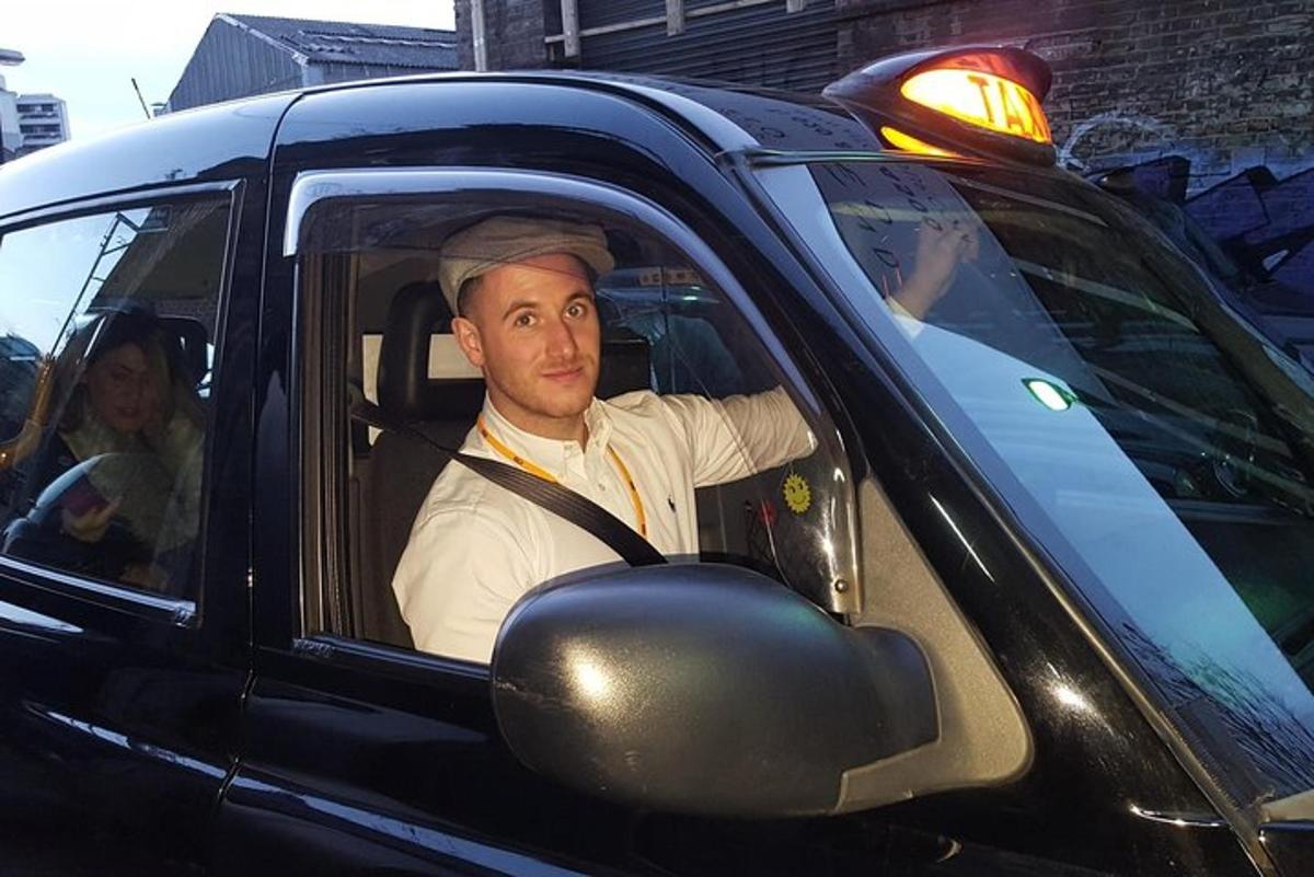 The London Black Cab Tour - Chauffeur & Narrated Guided Tour