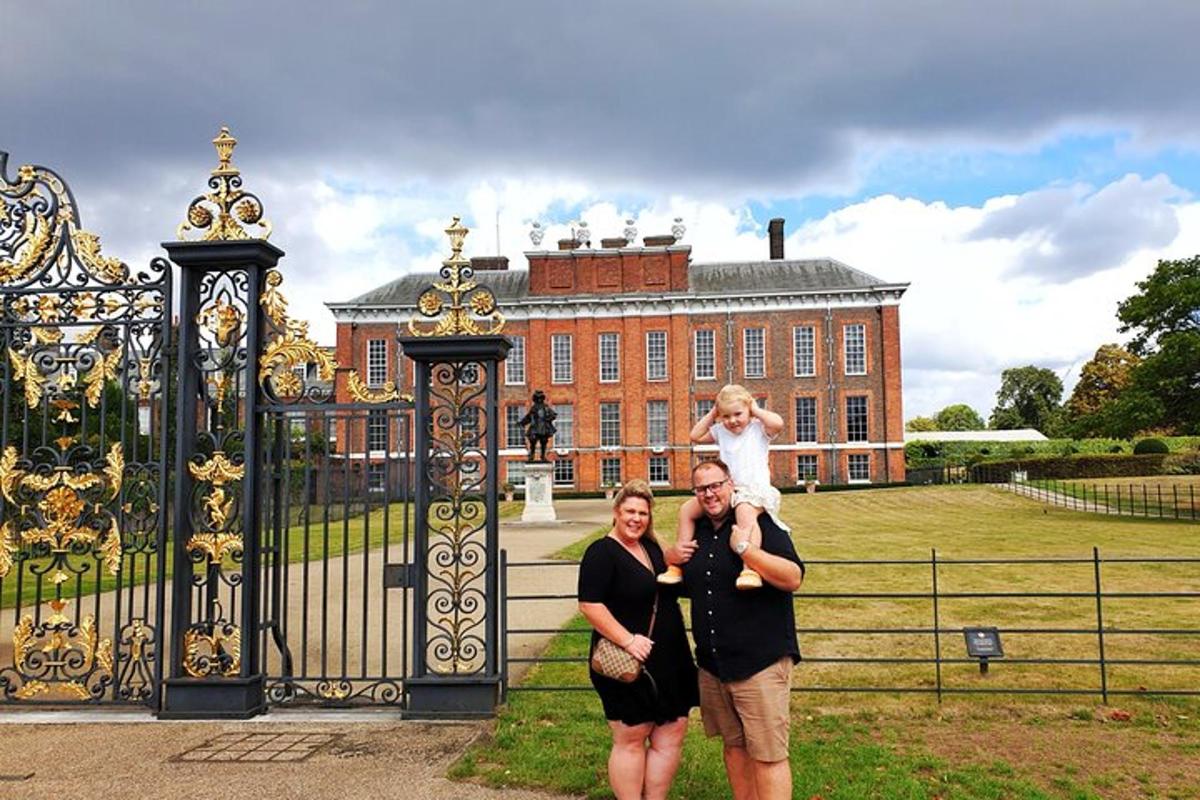 The London Black Cab Tour - Chauffeur & Narrated Guided Tour