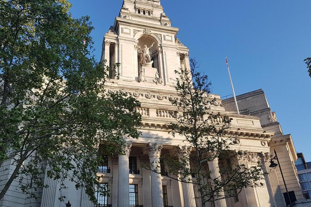 The London Black Cab Tour - Chauffeur & Narrated Guided Tour