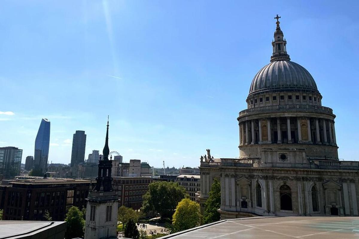 Private Guided Tour of London Highlights in Executive Vehicle