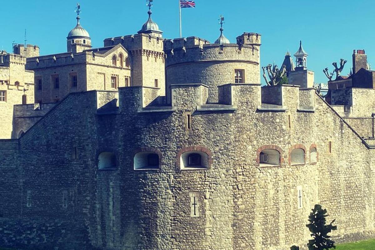 Private Guided Tour of London Highlights in Executive Vehicle