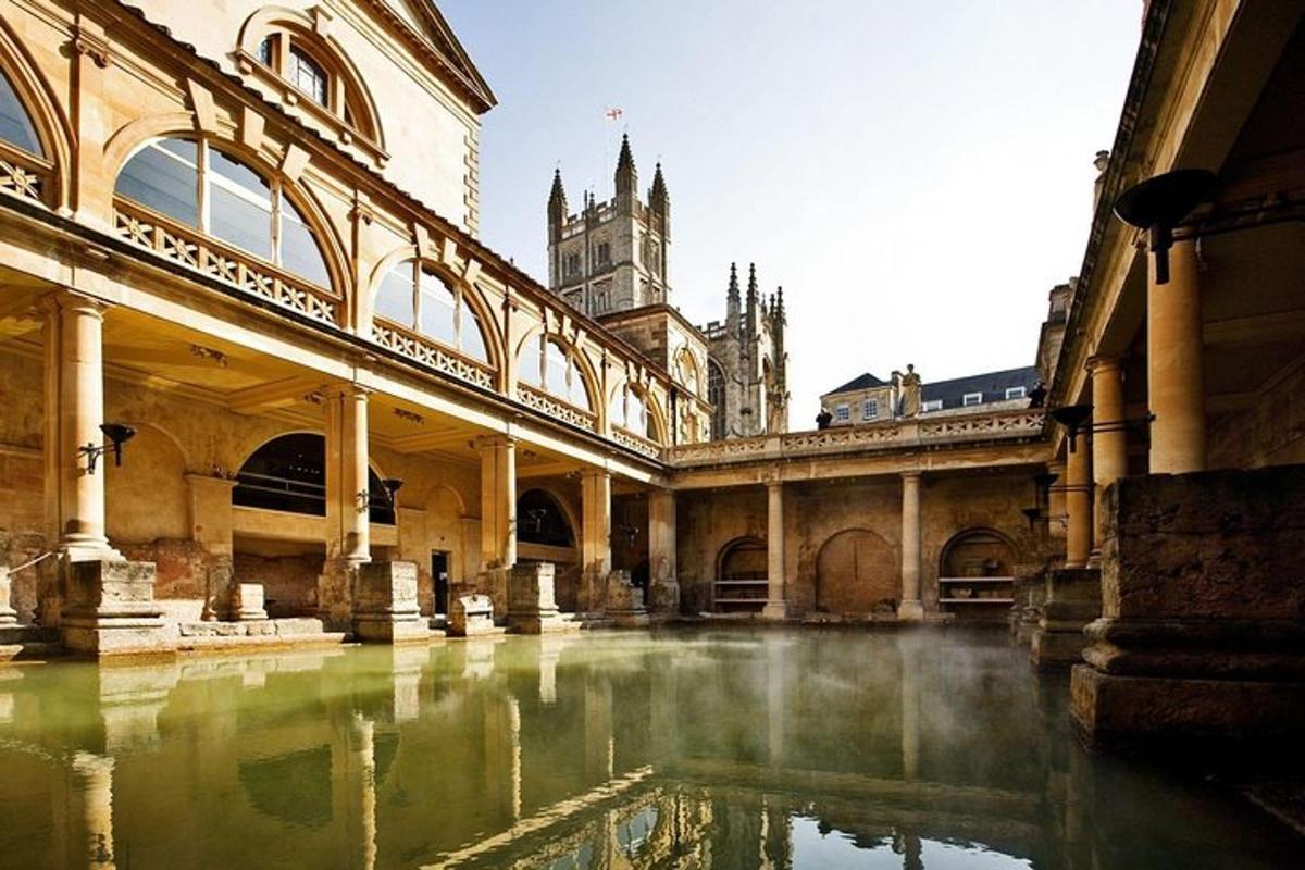 Bath Day Trip From London With Private Transfer in Range Rover