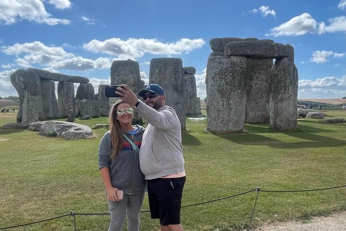 Private Tour to Stonehenge, Bath and The Cotswolds