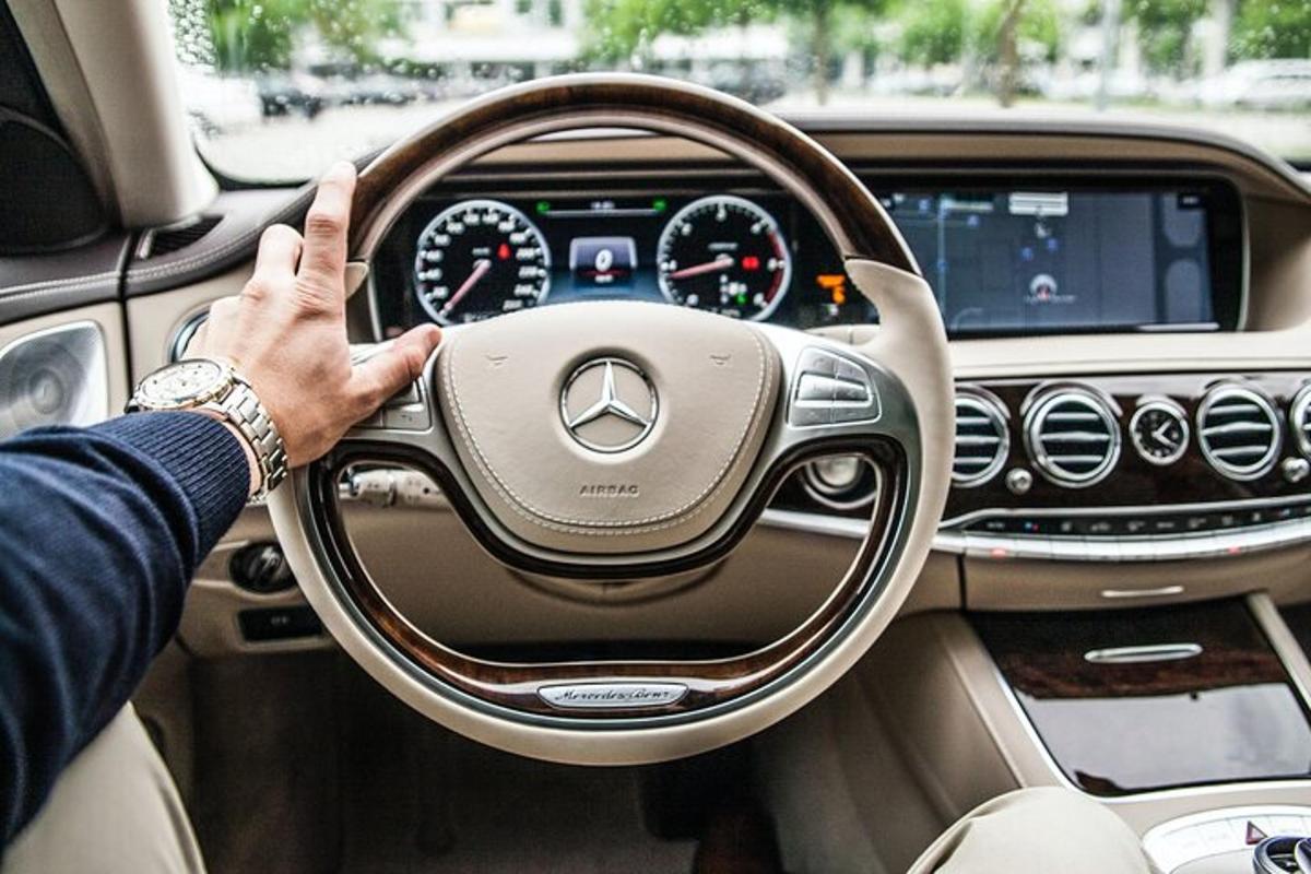 London to Gatwick Private Chauffeur Professional Service