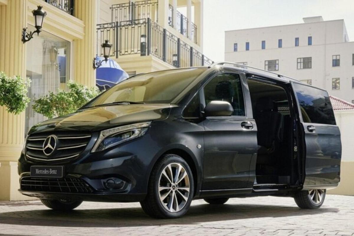 London to Gatwick Private Chauffeur Professional Service