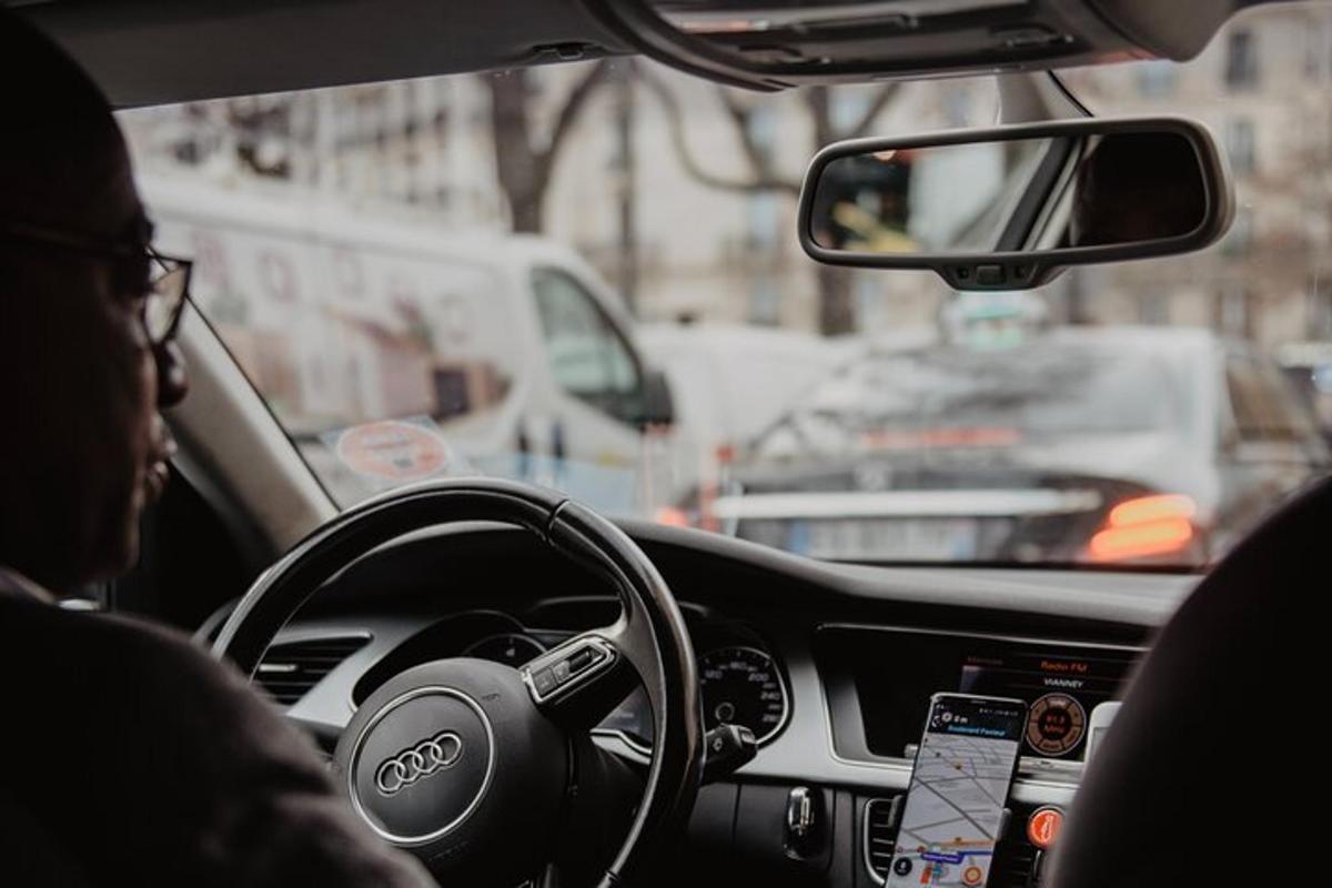 London to Gatwick Private Chauffeur Professional Service