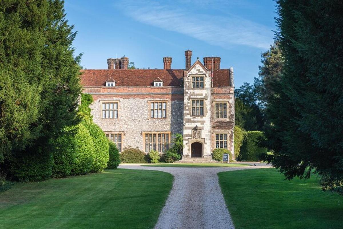 London to Southampton via Attraction of your choice (Stonehenge, Windsor etc)