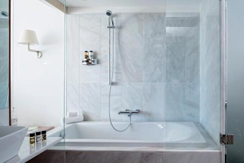 7 nights Greece bed and breakfast (Horizon Blu Boutique Hotel) flights included