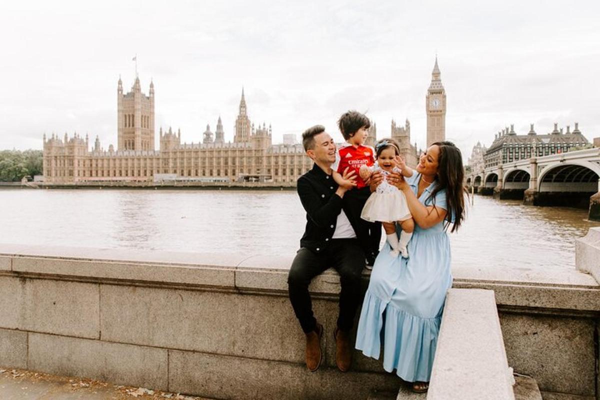 Private Vacation Photography Session with Local Photographer in London