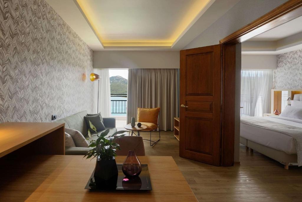 7 nights Greece bed and breakfast (Dolce Attica Riviera) flights included