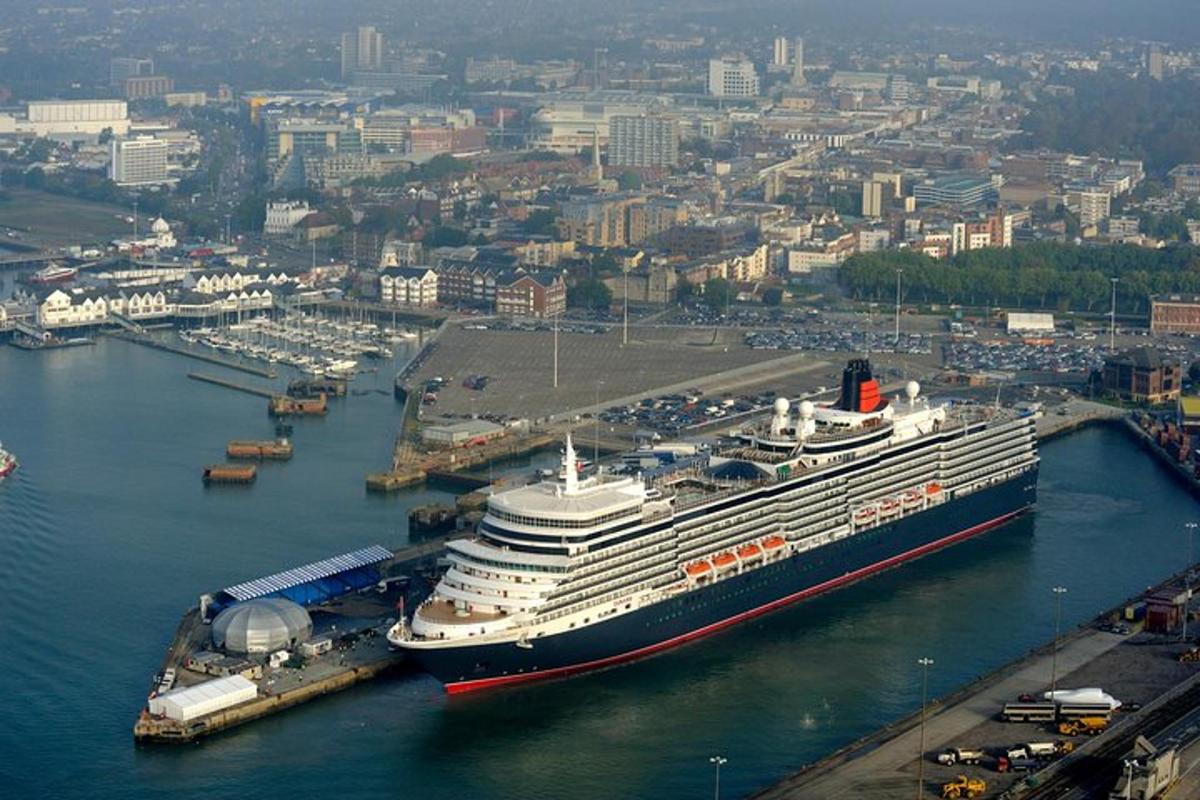 Private Transfer from London Heathrow airport to Southampon cruise terminal