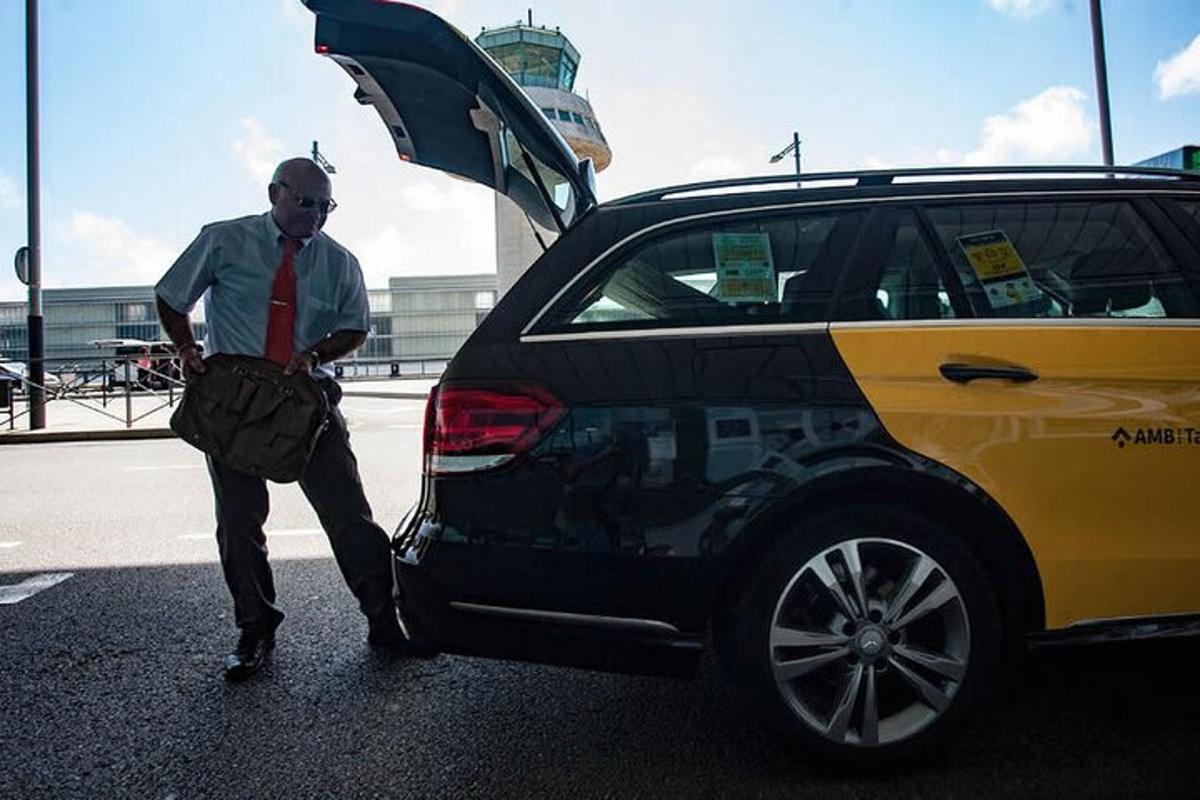 Private Transfer from London Heathrow airport to Southampon cruise terminal