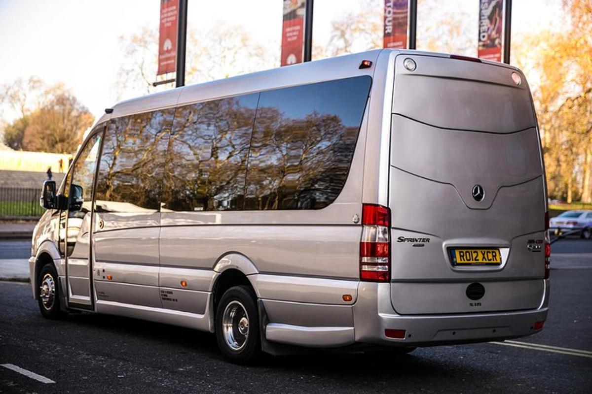 Private Minibus Arrival Transfer Heathrow Airport to Central London