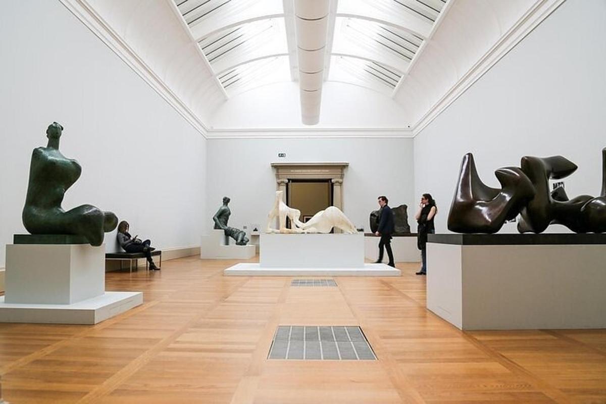 Visit the 3 Best London Art Galleries with a Fun Local Guide!